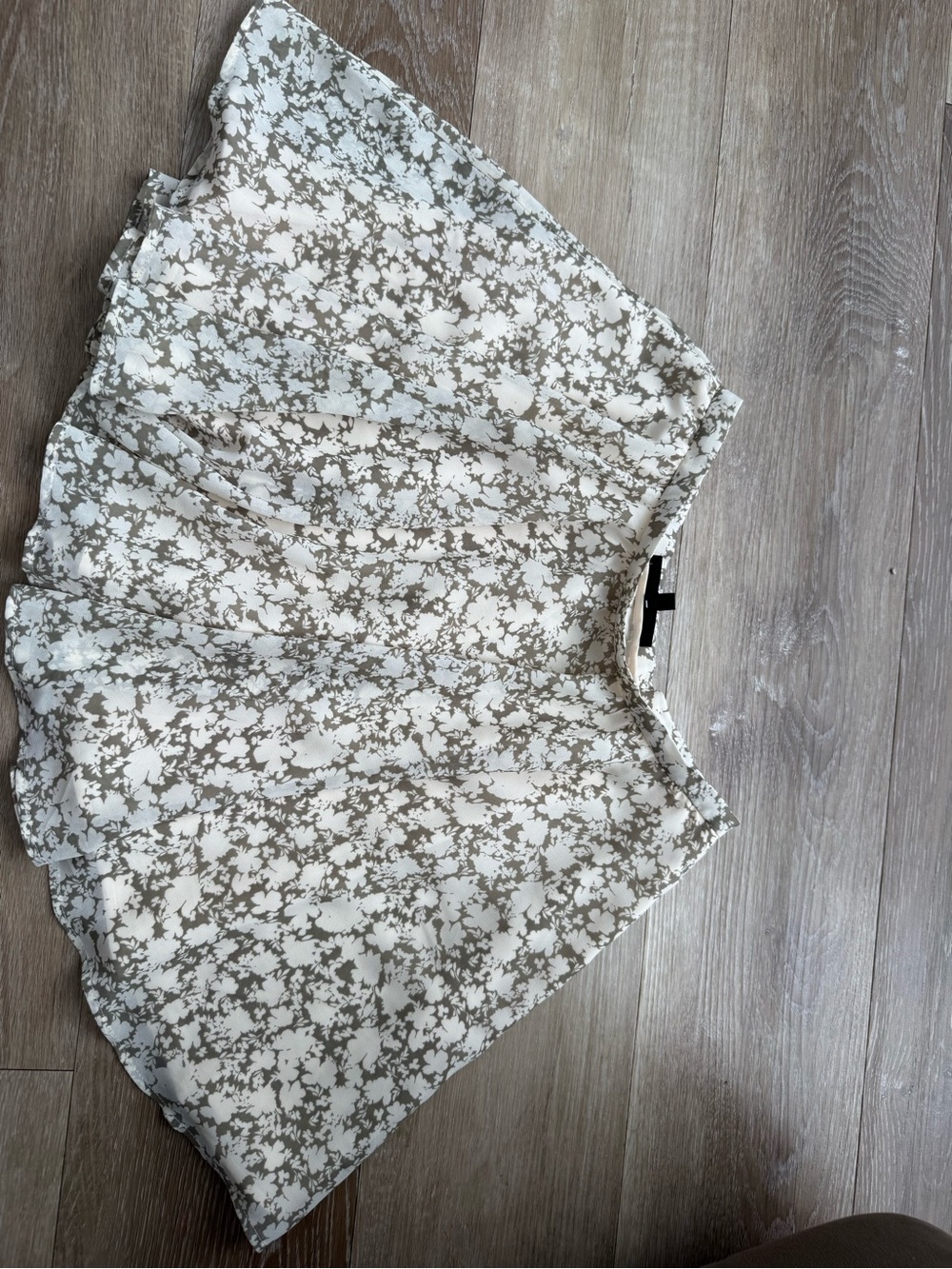 Neutral Floral Pleated Skirt - Ivory & Taupe